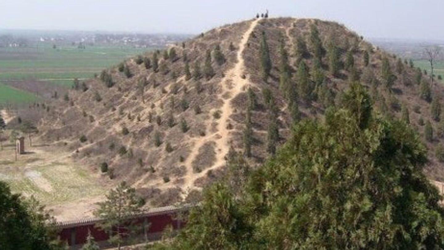 Chinese pyramids