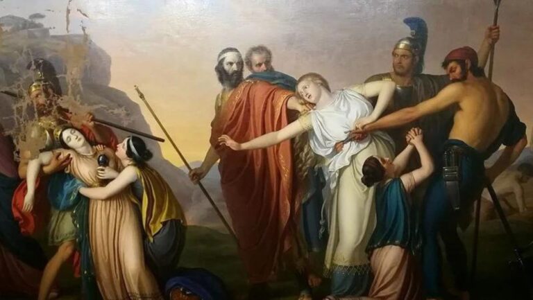 Creon as a Tragic Hero: Insight and Analysis