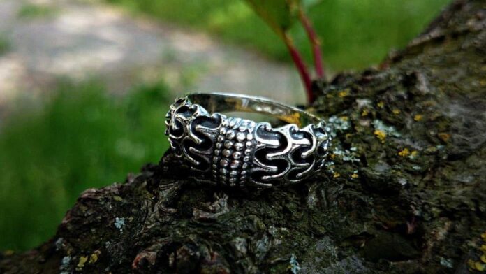 Draupnir: Uncovering Mystique of Odin’s Ring in Norse Myth