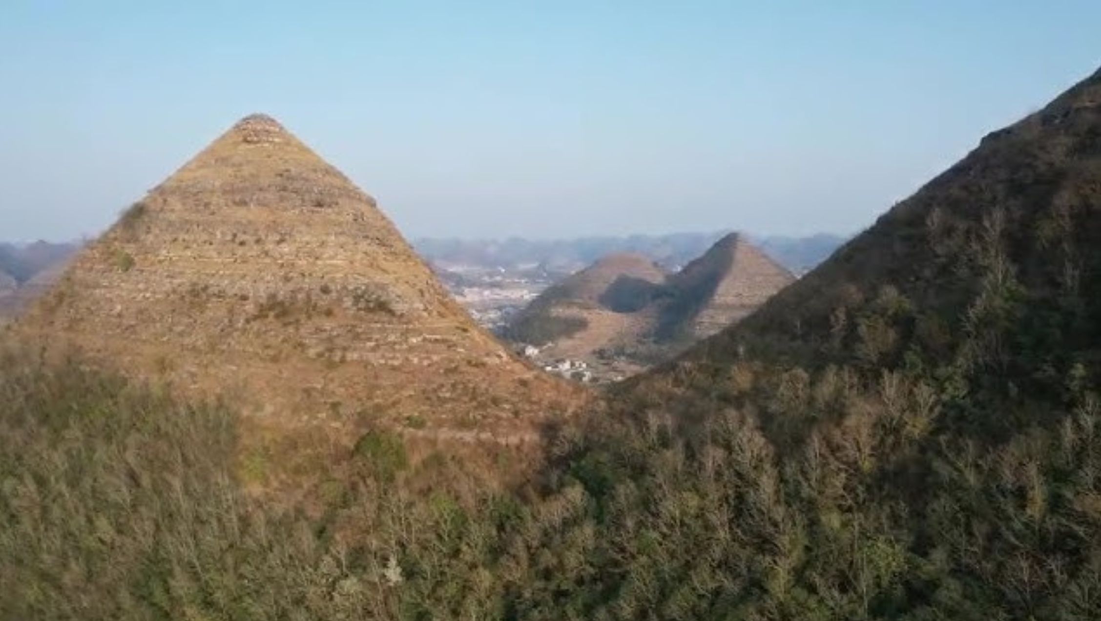 Chinas Pyramids