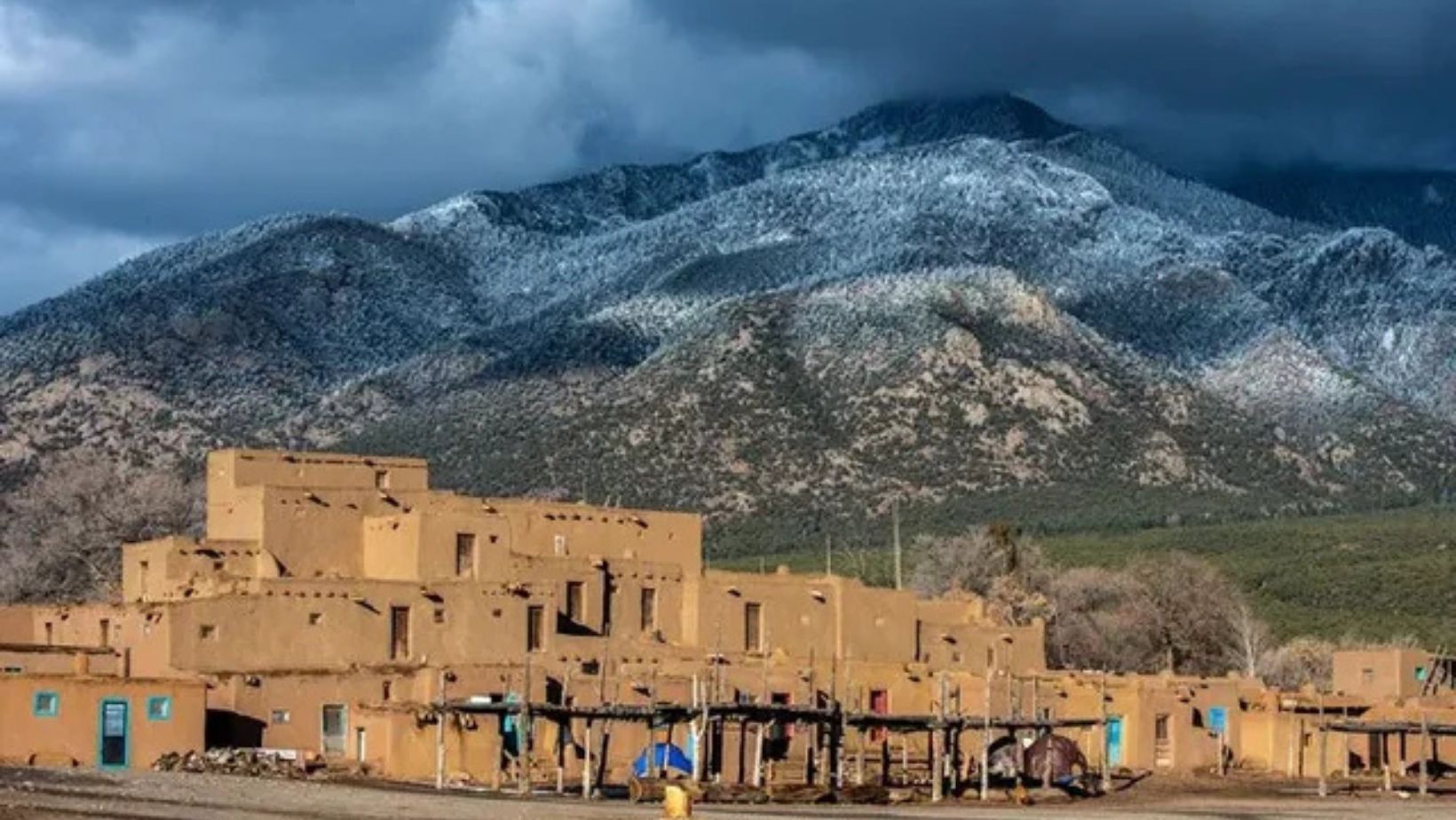 Taos Hum